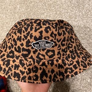 vans cheetah print bucket hat